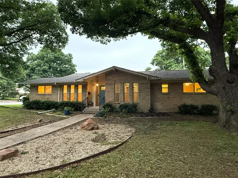 1116 Elizabeth Lane