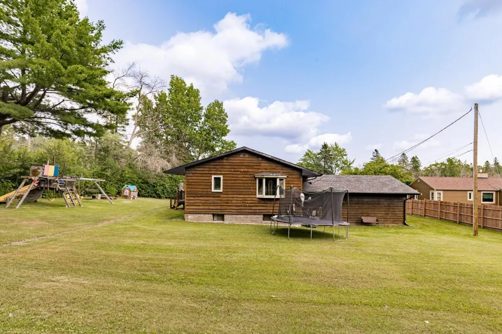 4019 Chambersburg Avenue Duluth, MN 55811