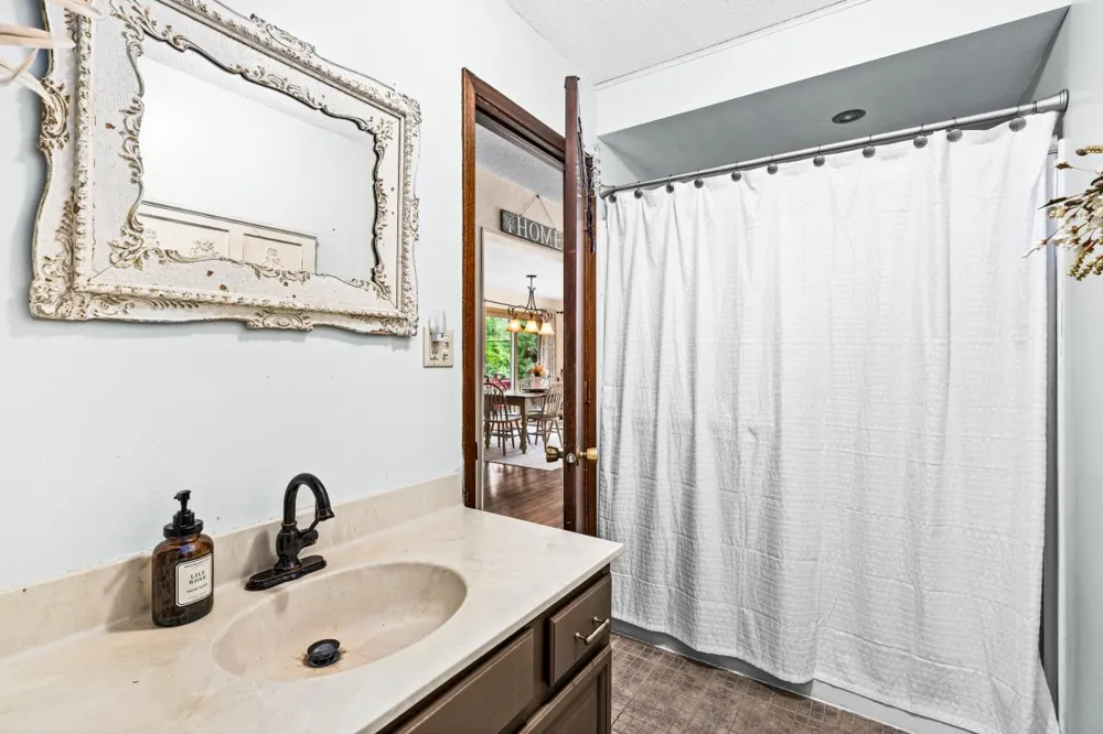4019 Chambersburg Avenue Duluth, MN 55811