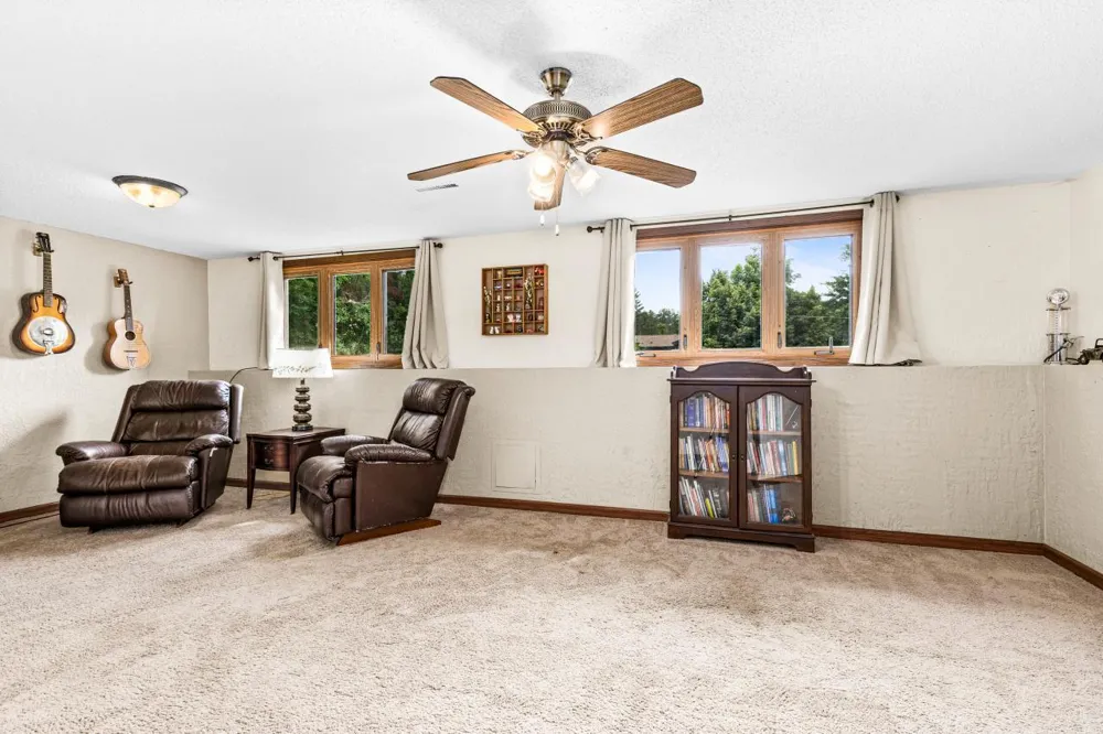 4019 Chambersburg Avenue Duluth, MN 55811