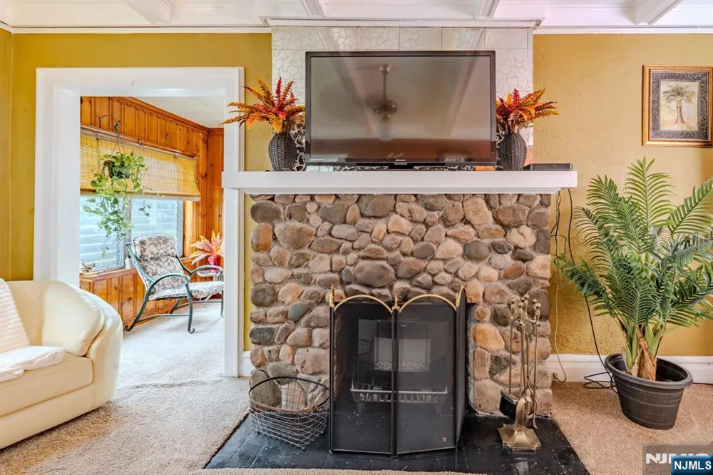 45 Morse East Orange, NJ 07017