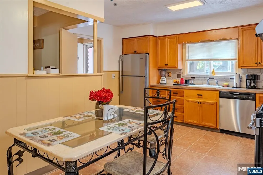 45 Morse East Orange, NJ 07017