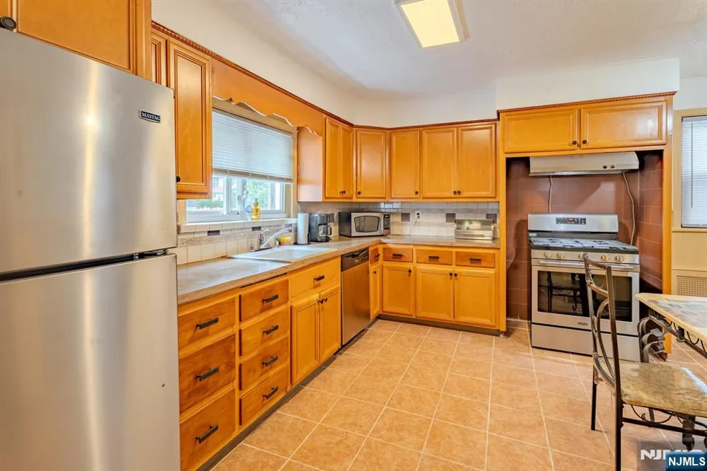 45 Morse East Orange, NJ 07017