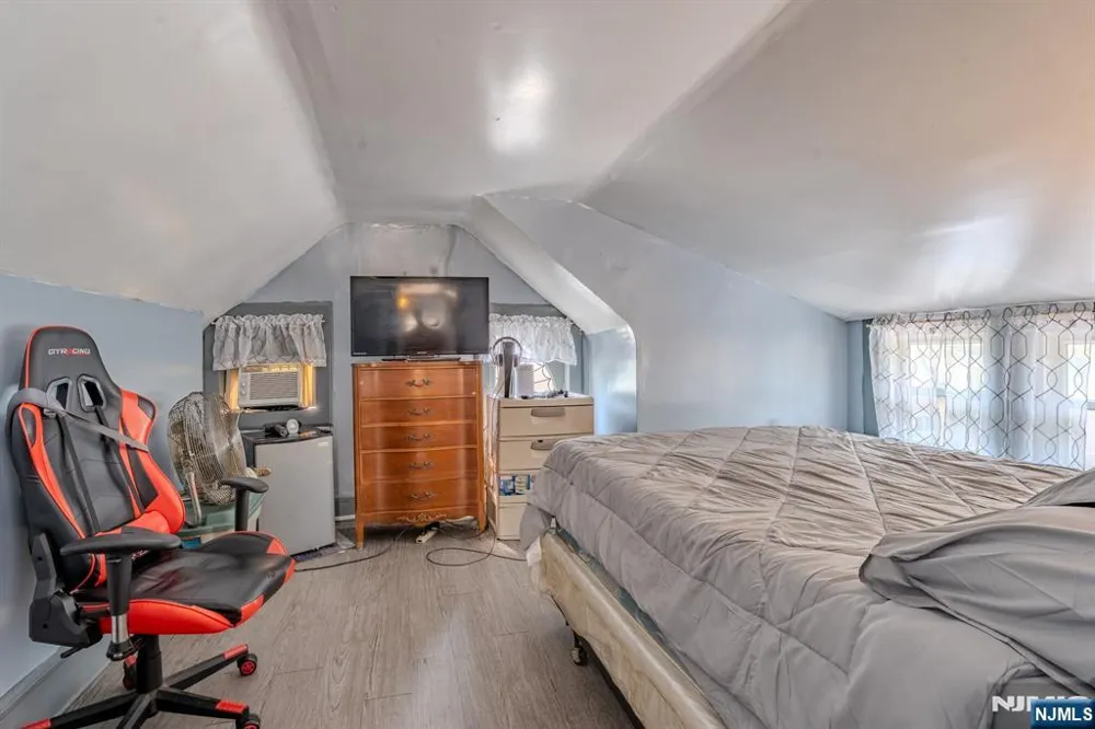45 Morse East Orange, NJ 07017
