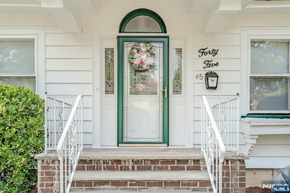 45 Morse East Orange, NJ 07017
