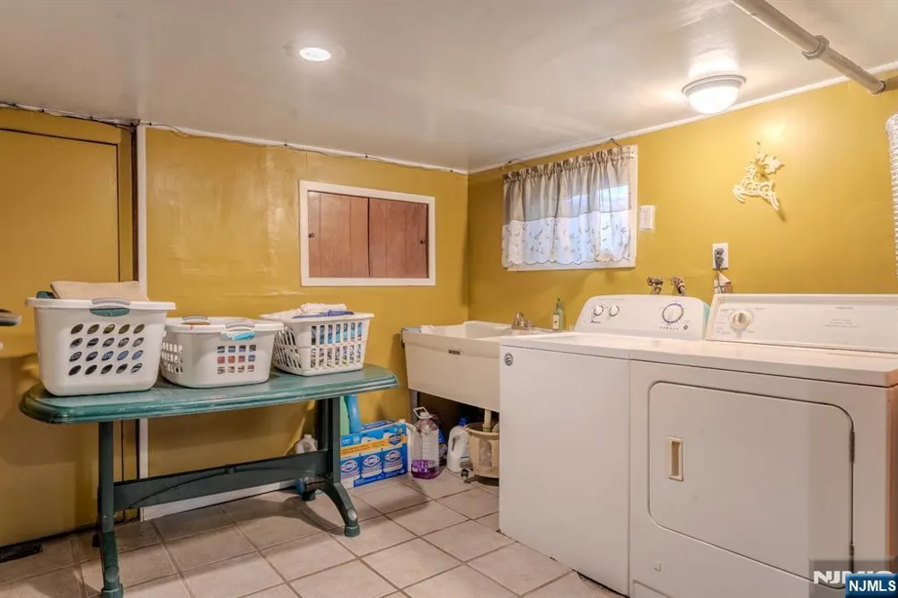 45 Morse East Orange, NJ 07017