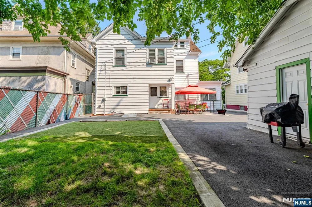 45 Morse East Orange, NJ 07017