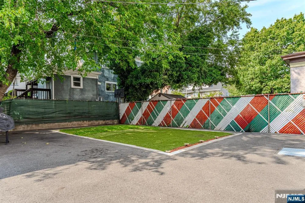 45 Morse East Orange, NJ 07017