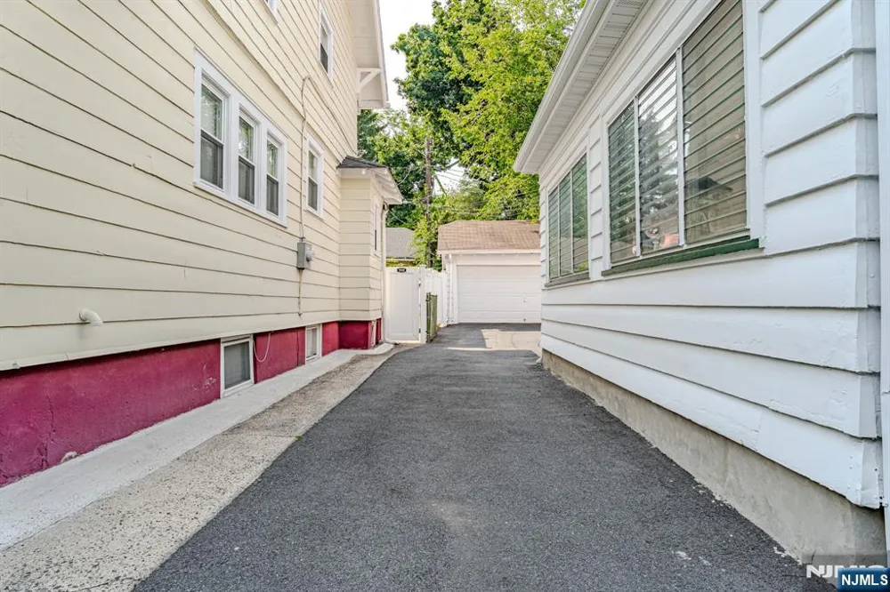45 Morse East Orange, NJ 07017
