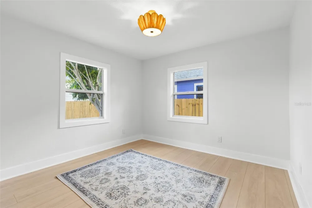 1211 16TH AVENUE St Petersburg, FL 33704