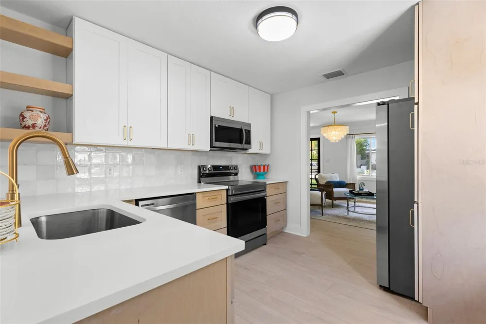 1211 16TH AVENUE St Petersburg, FL 33704