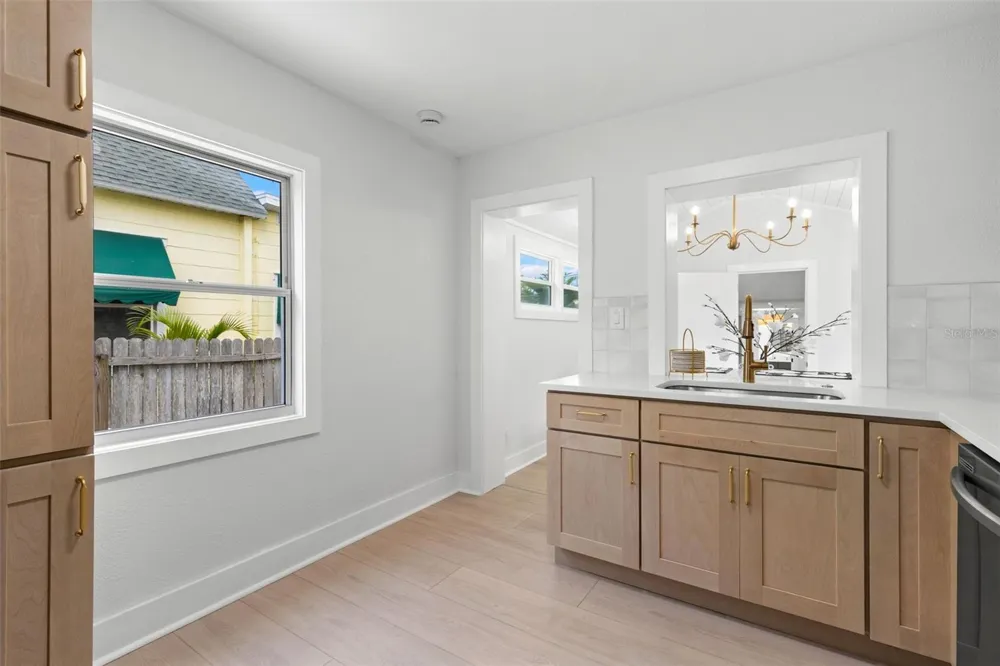 1211 16TH AVENUE St Petersburg, FL 33704