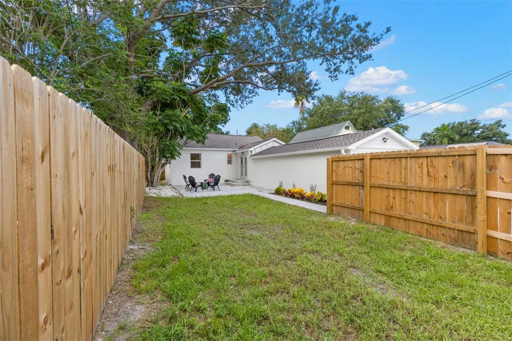 1211 16TH AVENUE St Petersburg, FL 33704