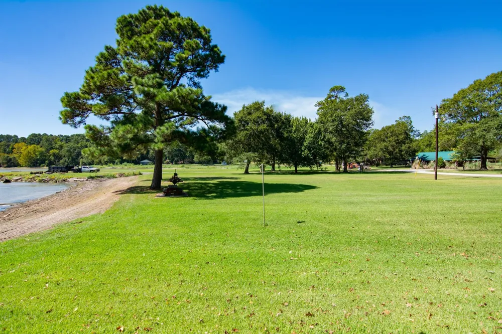 150 Edgewater Way Point Blank, TX 77364