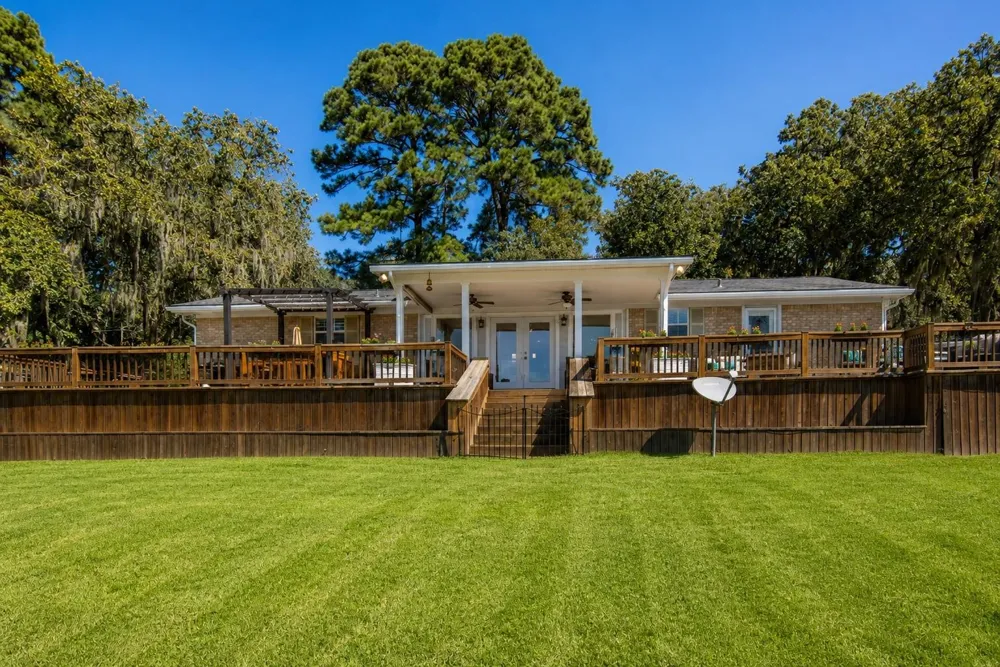 150 Edgewater Way Point Blank, TX 77364