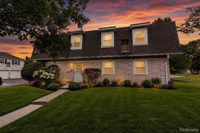 2260 Hix Road Westland City, MI 48185
