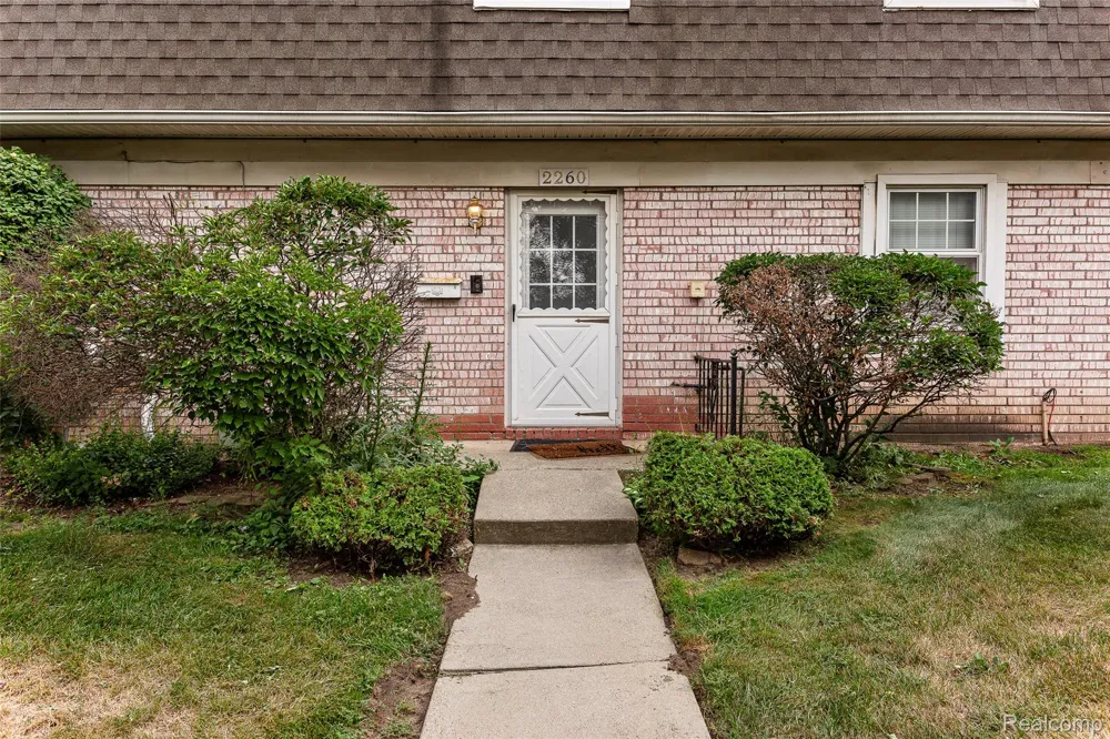 2260 Hix Road Westland City, MI 48185