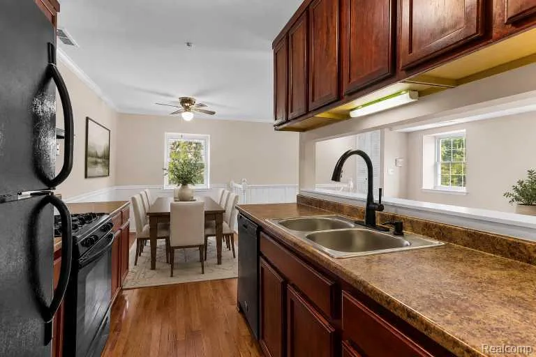 2260 Hix Road Westland City, MI 48185