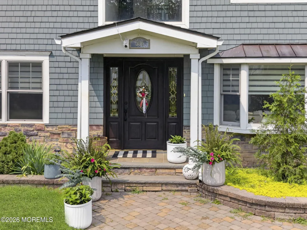 586 Englishtown Road Monroe, NJ 08831
