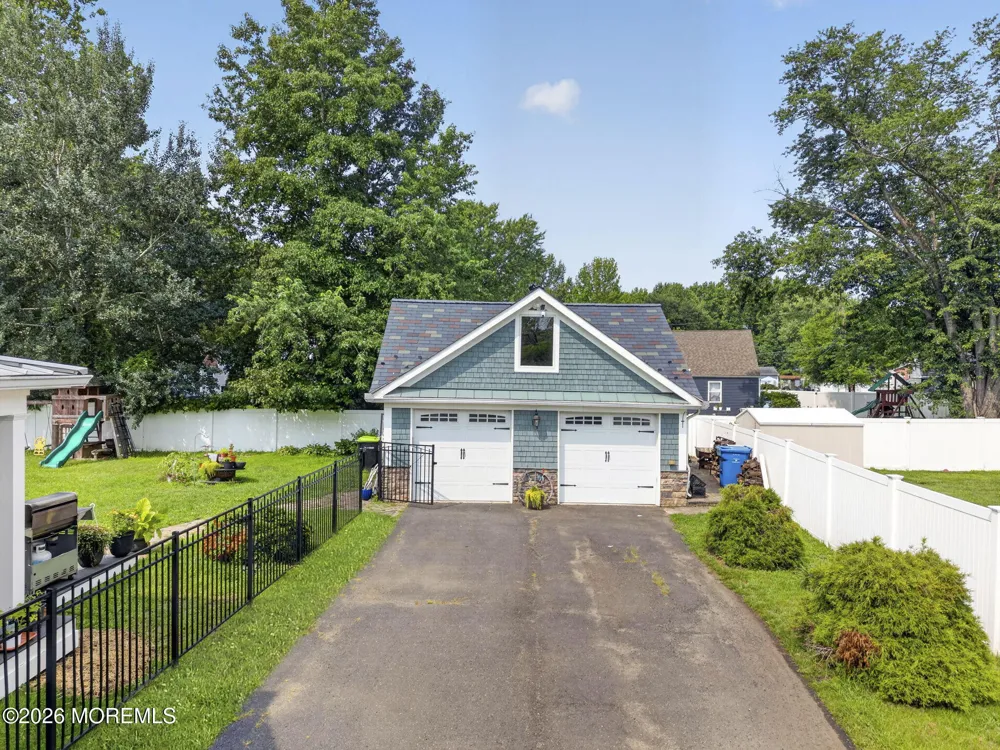586 Englishtown Road Monroe, NJ 08831
