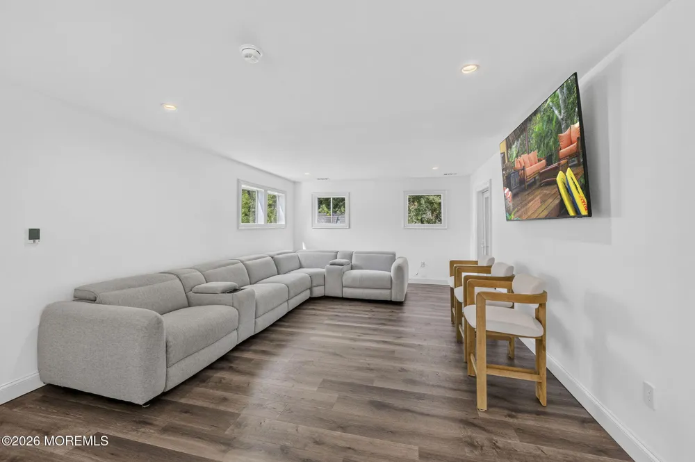 586 Englishtown Road Monroe, NJ 08831