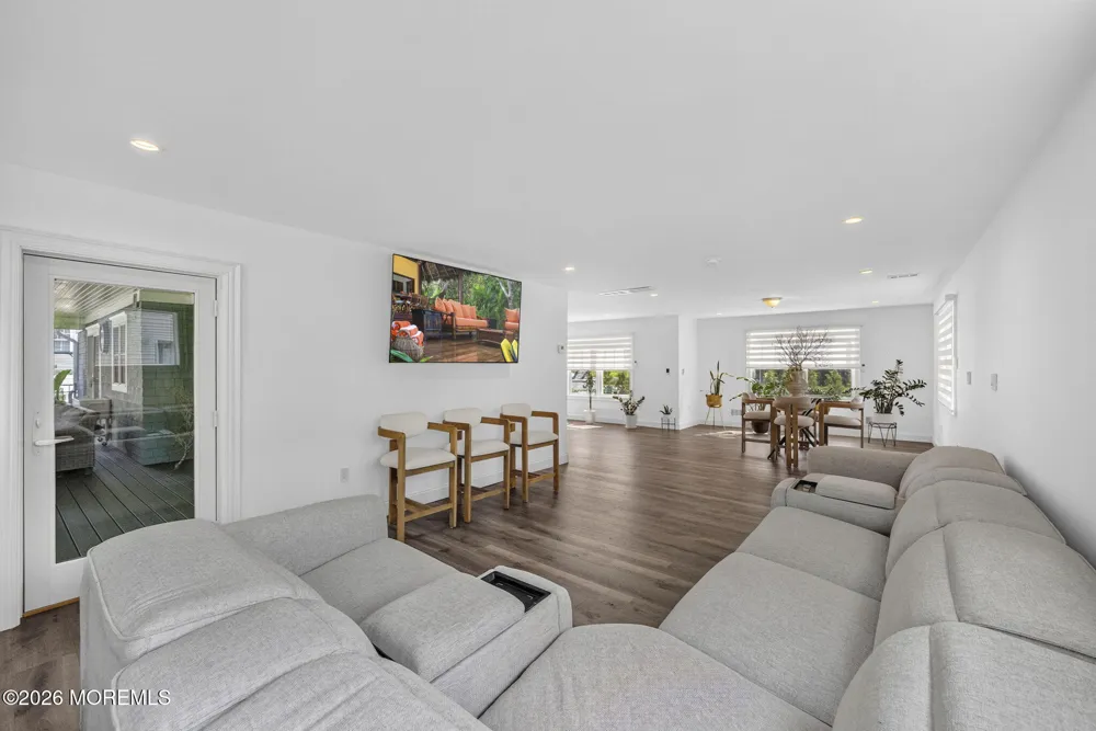 586 Englishtown Road Monroe, NJ 08831