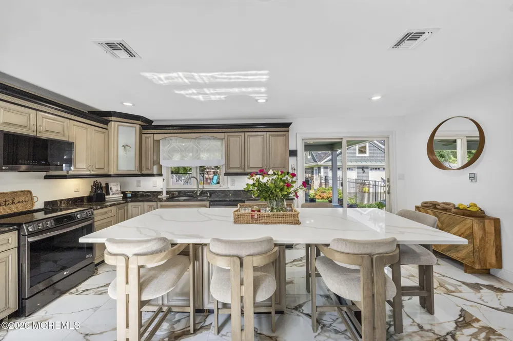 586 Englishtown Road Monroe, NJ 08831