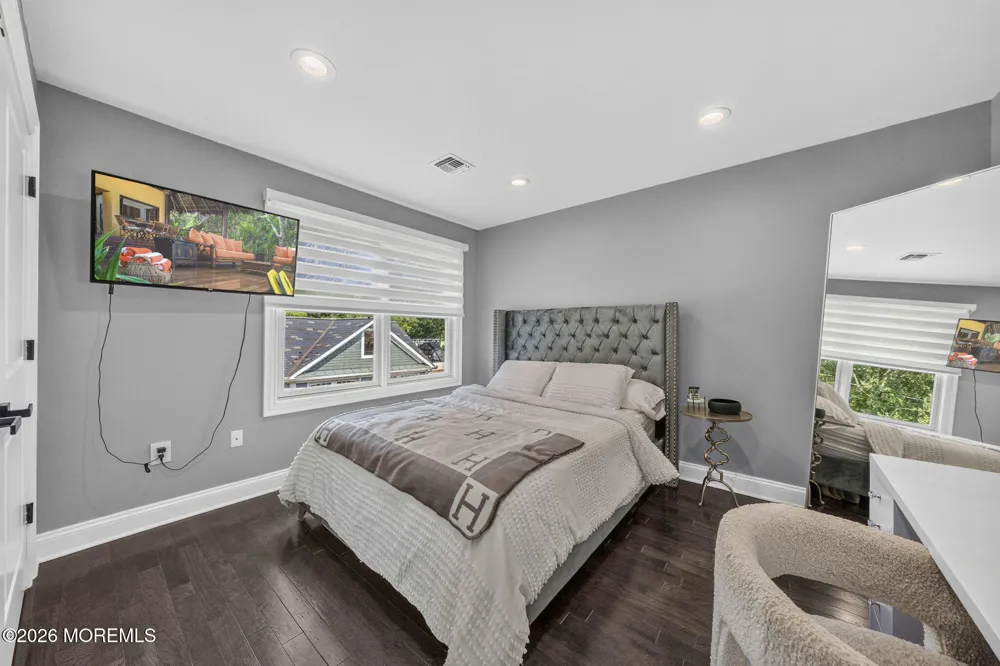 586 Englishtown Road Monroe, NJ 08831