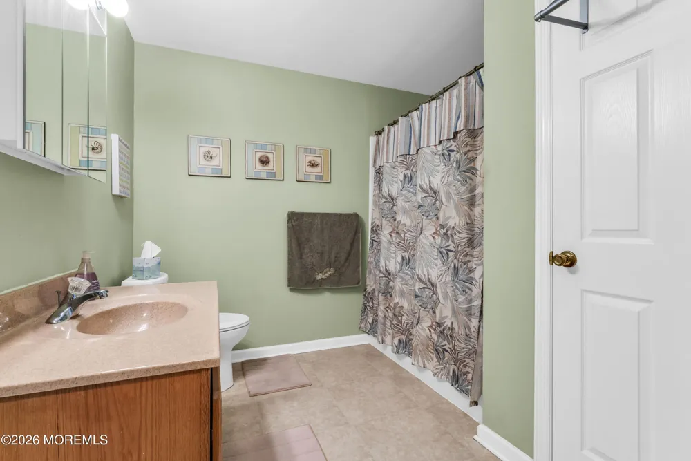 916 Buccaneer Lane Manahawkin, NJ 08050