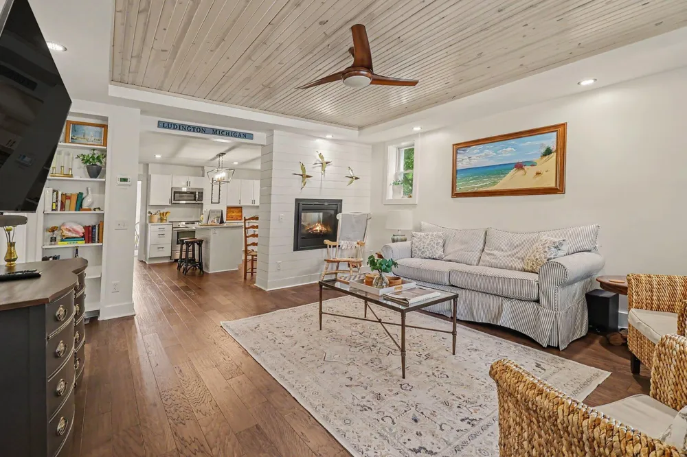 316 William Street Ludington, MI 49431