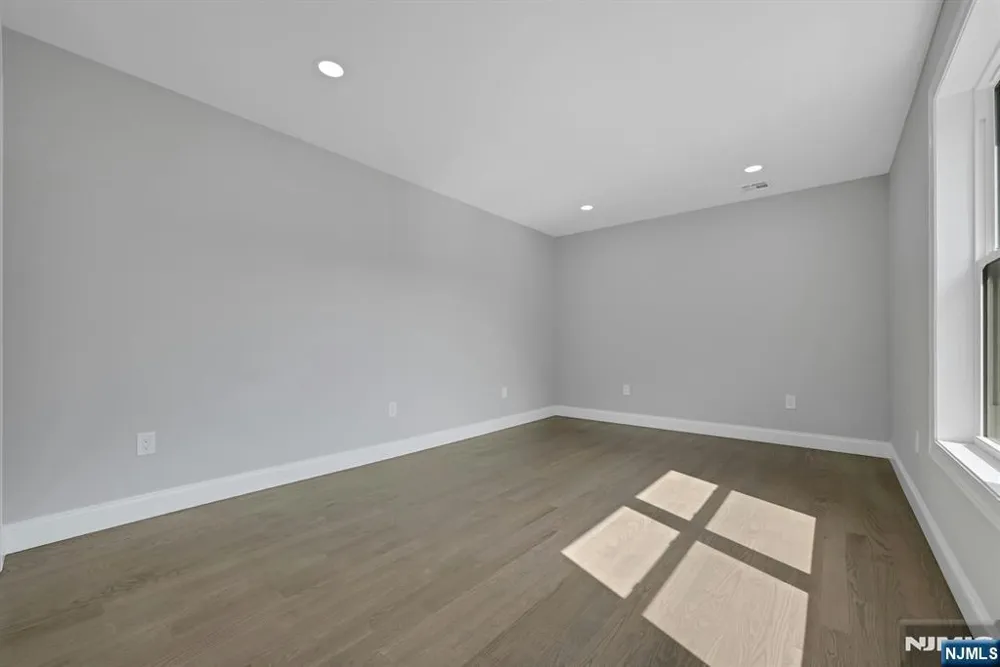 15 Seminole Avenue Par-Troy Hills, NJ 07034