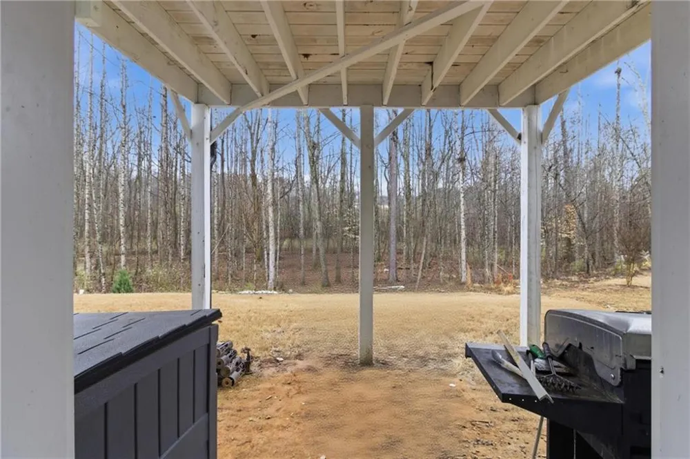 106 Creekside Bluff Way Auburn, GA 30011