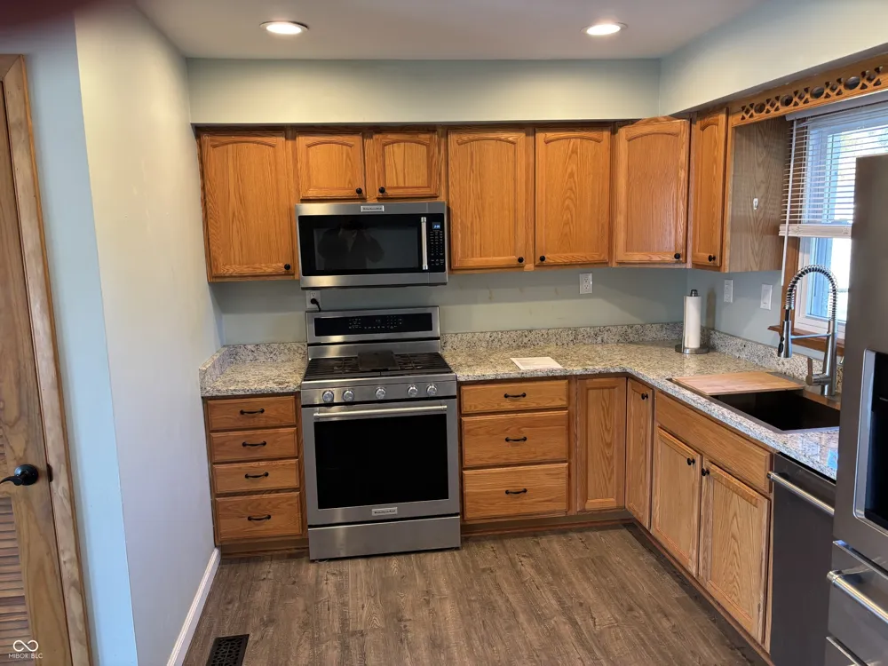 7261 S 250 E Columbus, IN 47201