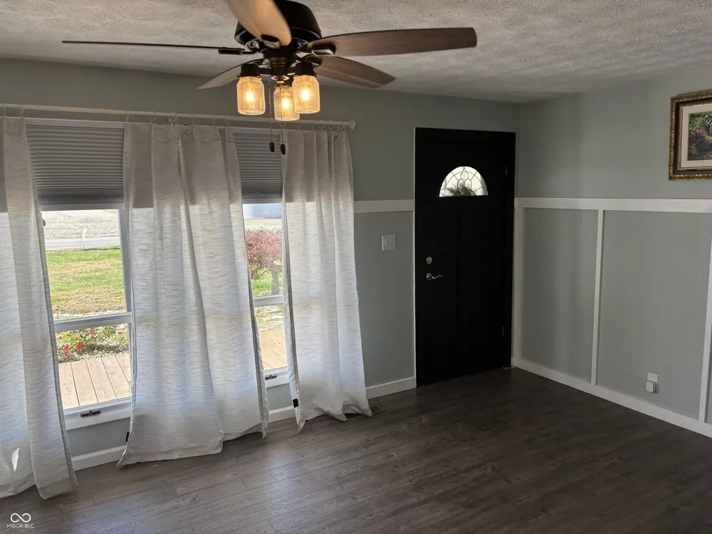 7261 S 250 E Columbus, IN 47201