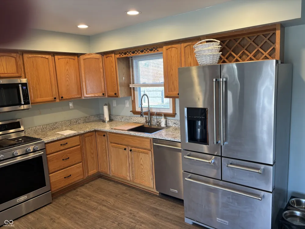 7261 S 250 E Columbus, IN 47201