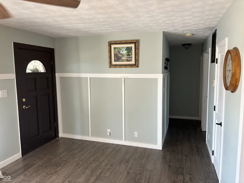 7261 S 250 E Columbus, IN 47201