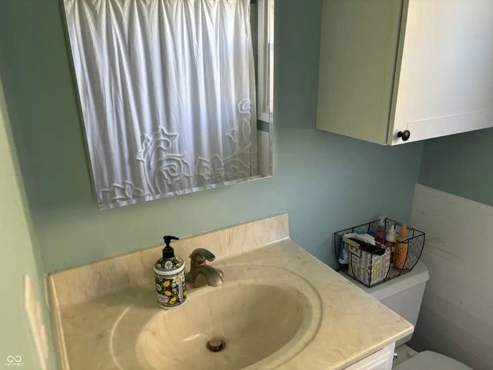7261 S 250 E Columbus, IN 47201