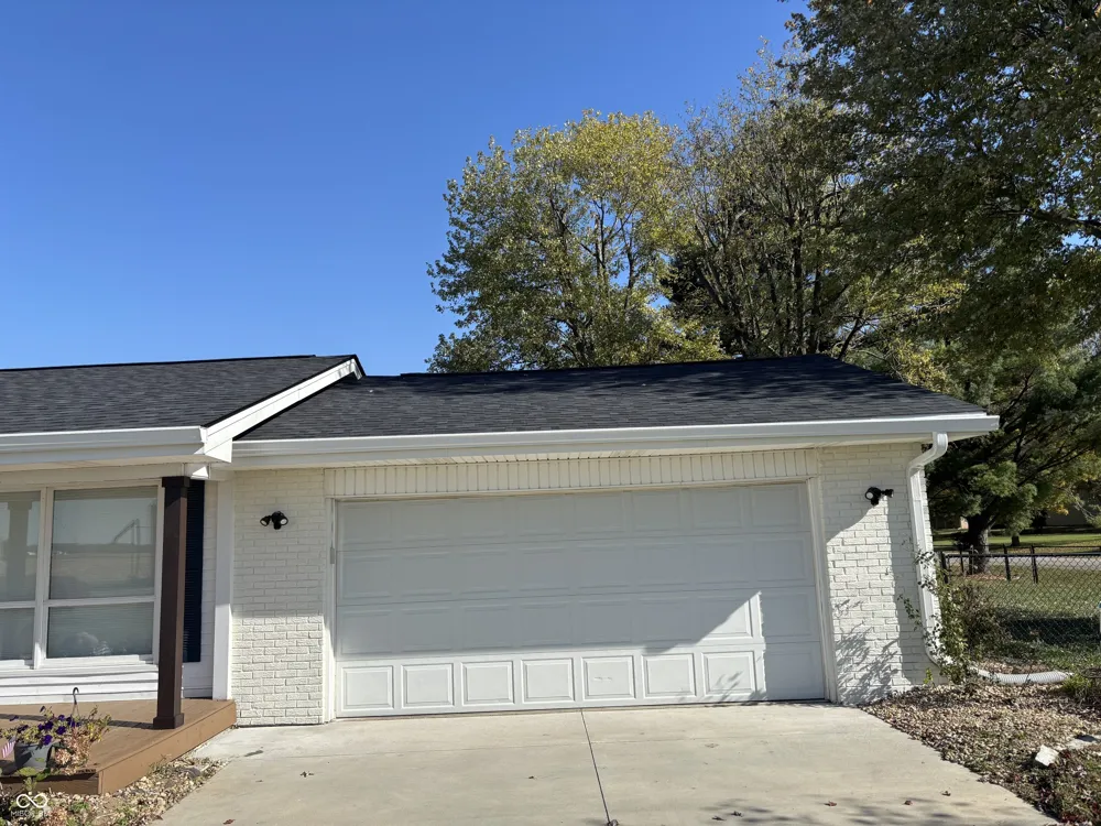 7261 S 250 E Columbus, IN 47201