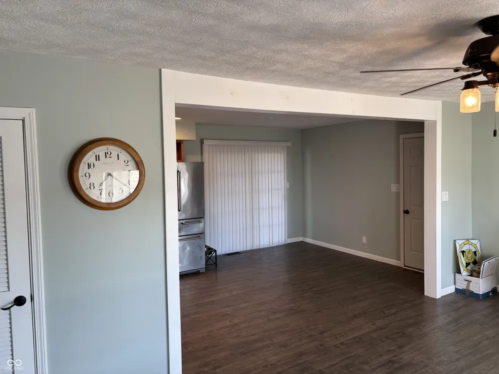 7261 S 250 E Columbus, IN 47201