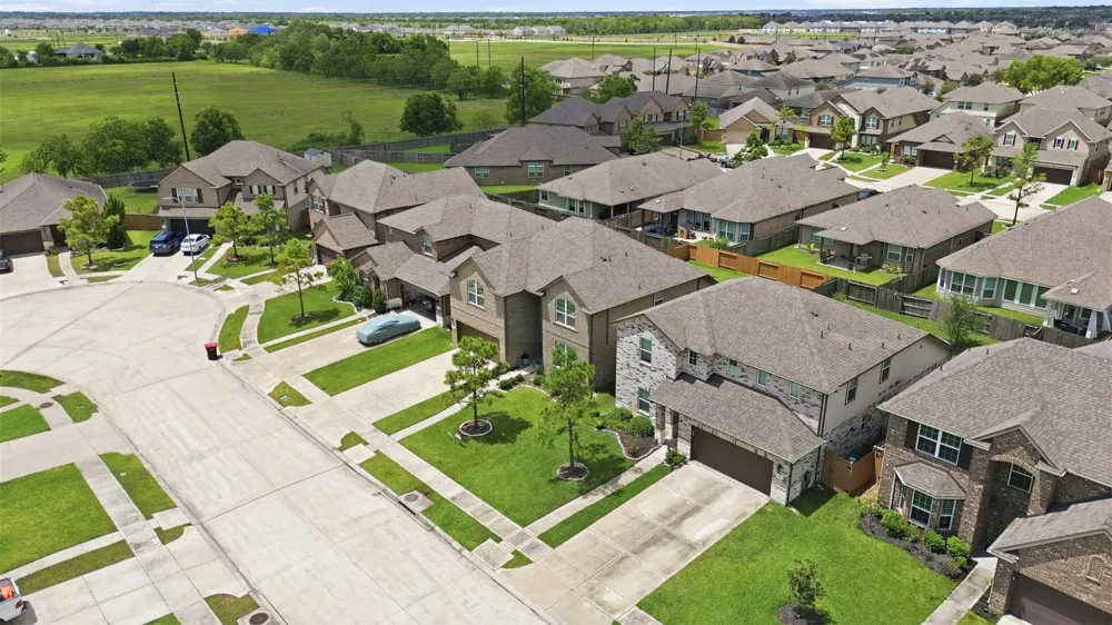 2413 Olancha Drive Rosharon, TX 77583