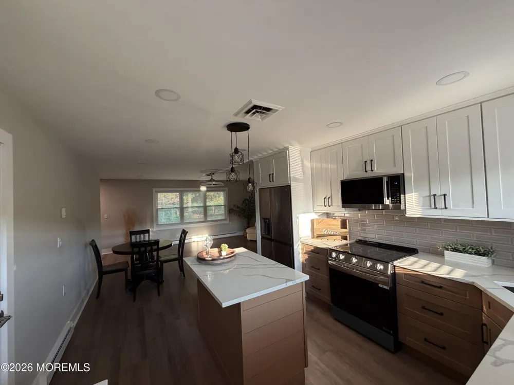 337 Canterbury Court Lakewood, NJ 08701