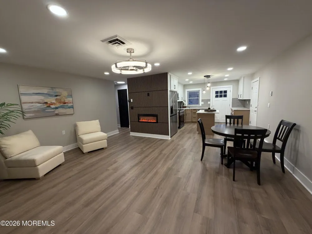 337 Canterbury Court Lakewood, NJ 08701