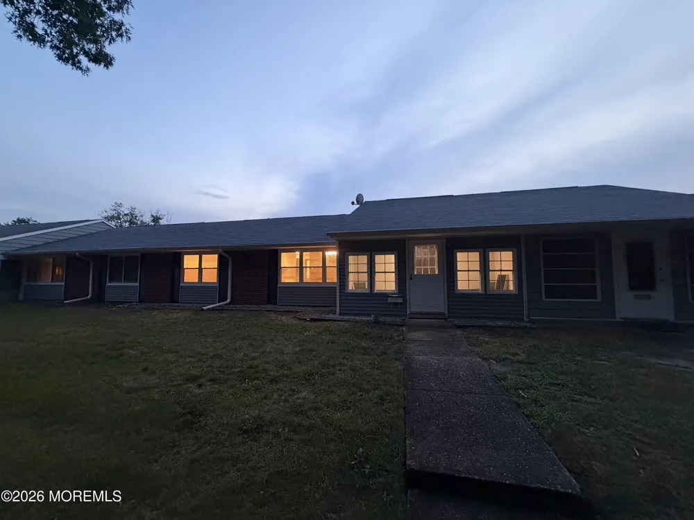 337 Canterbury Court Lakewood, NJ 08701