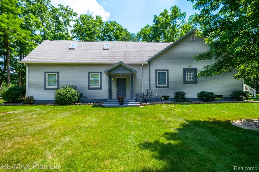 13268 Harborview Drive Fenton Charter Township, MI 48451