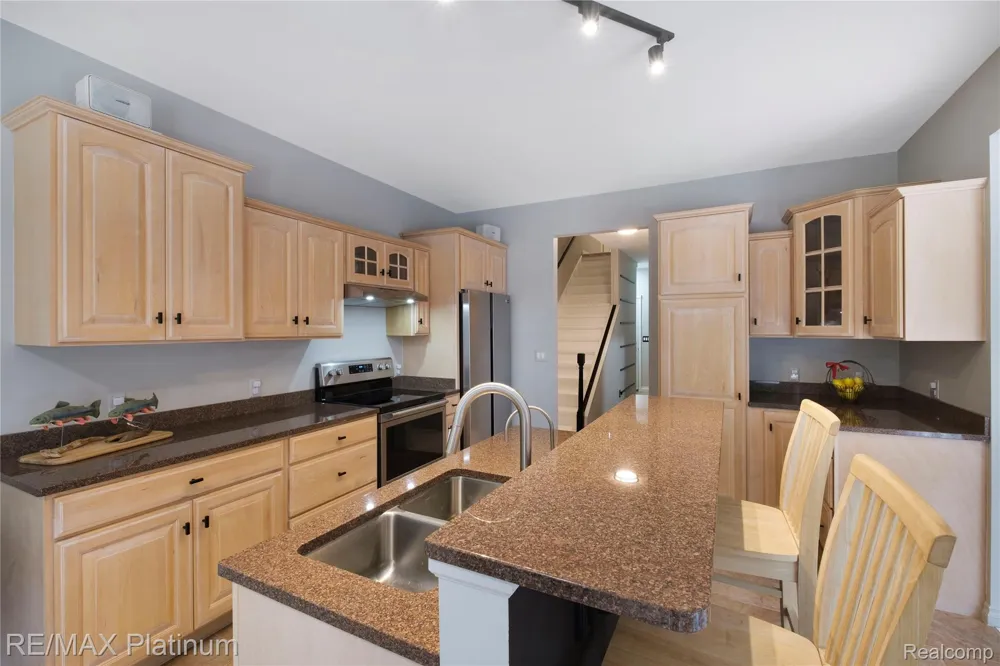 13268 Harborview Drive Fenton Charter Township, MI 48451