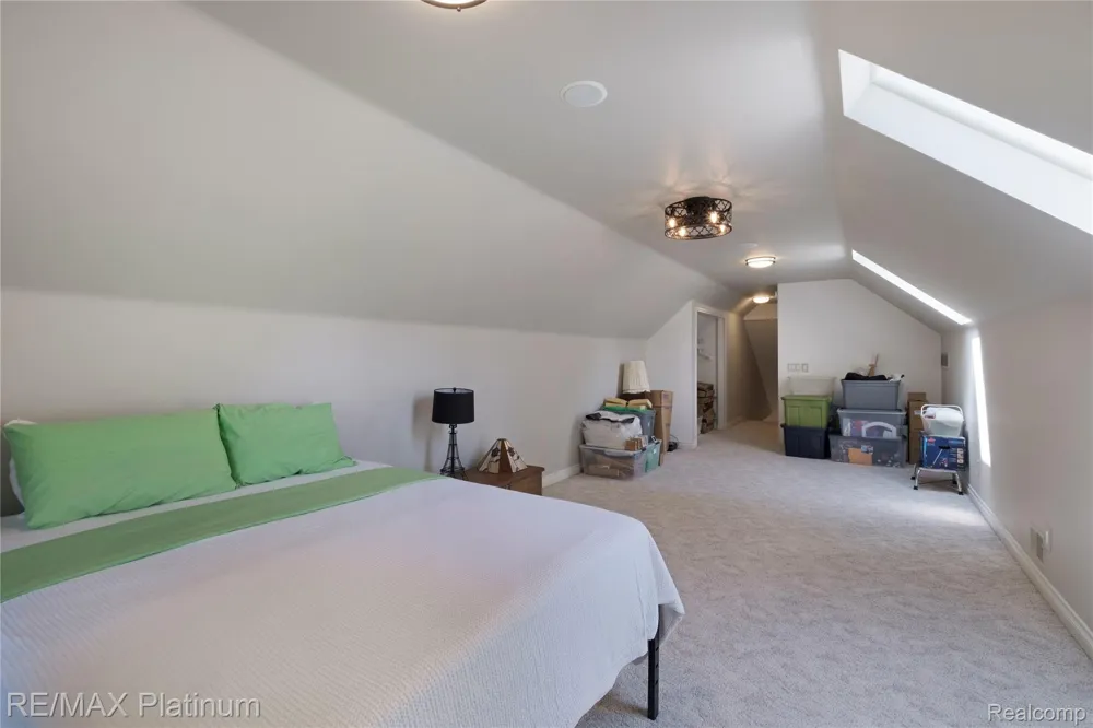 13268 Harborview Drive Fenton Charter Township, MI 48451