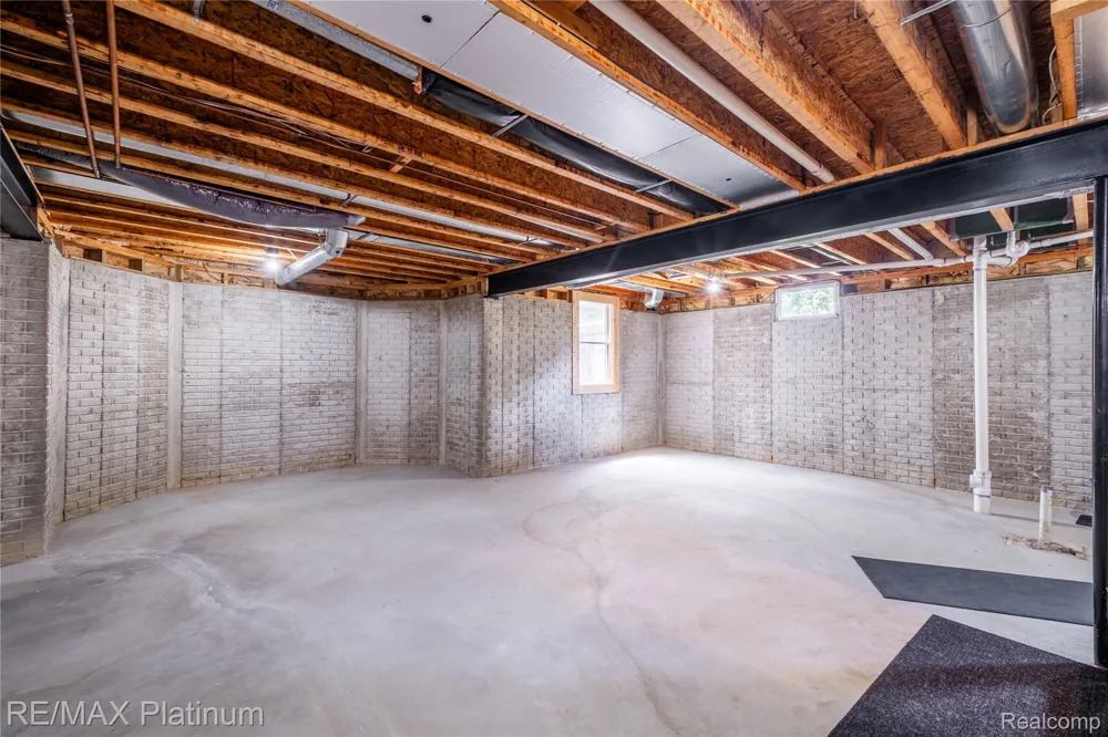 13268 Harborview Drive Fenton Charter Township, MI 48451