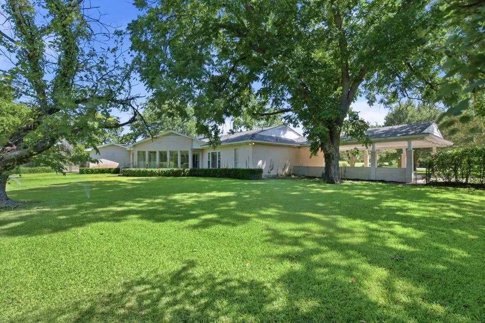 435 Horseshoe Trail W Aledo, TX 76008