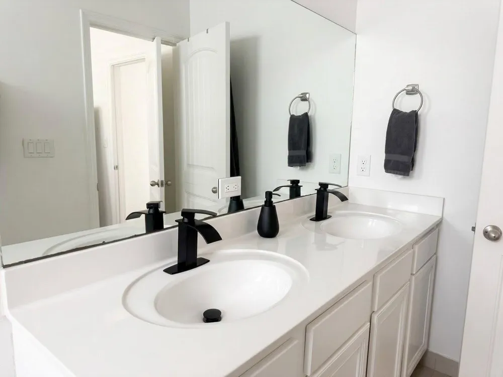 1091 NW 33RD STREET Pompano Beach, FL 33064