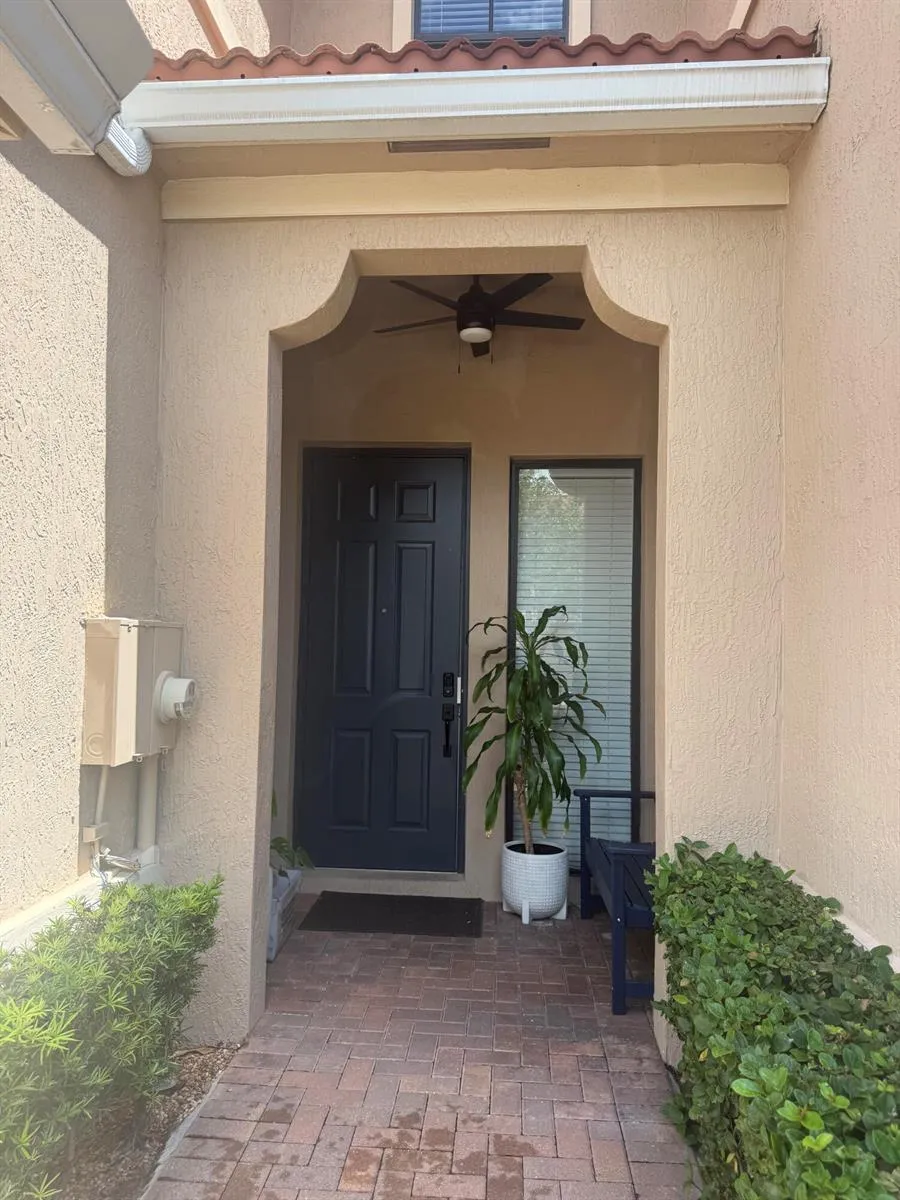 1091 NW 33RD STREET Pompano Beach, FL 33064